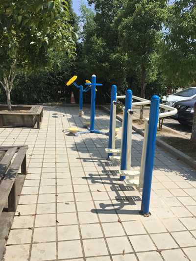 山東安裝戶(hù)外健身路徑器材現(xiàn)場(chǎng)